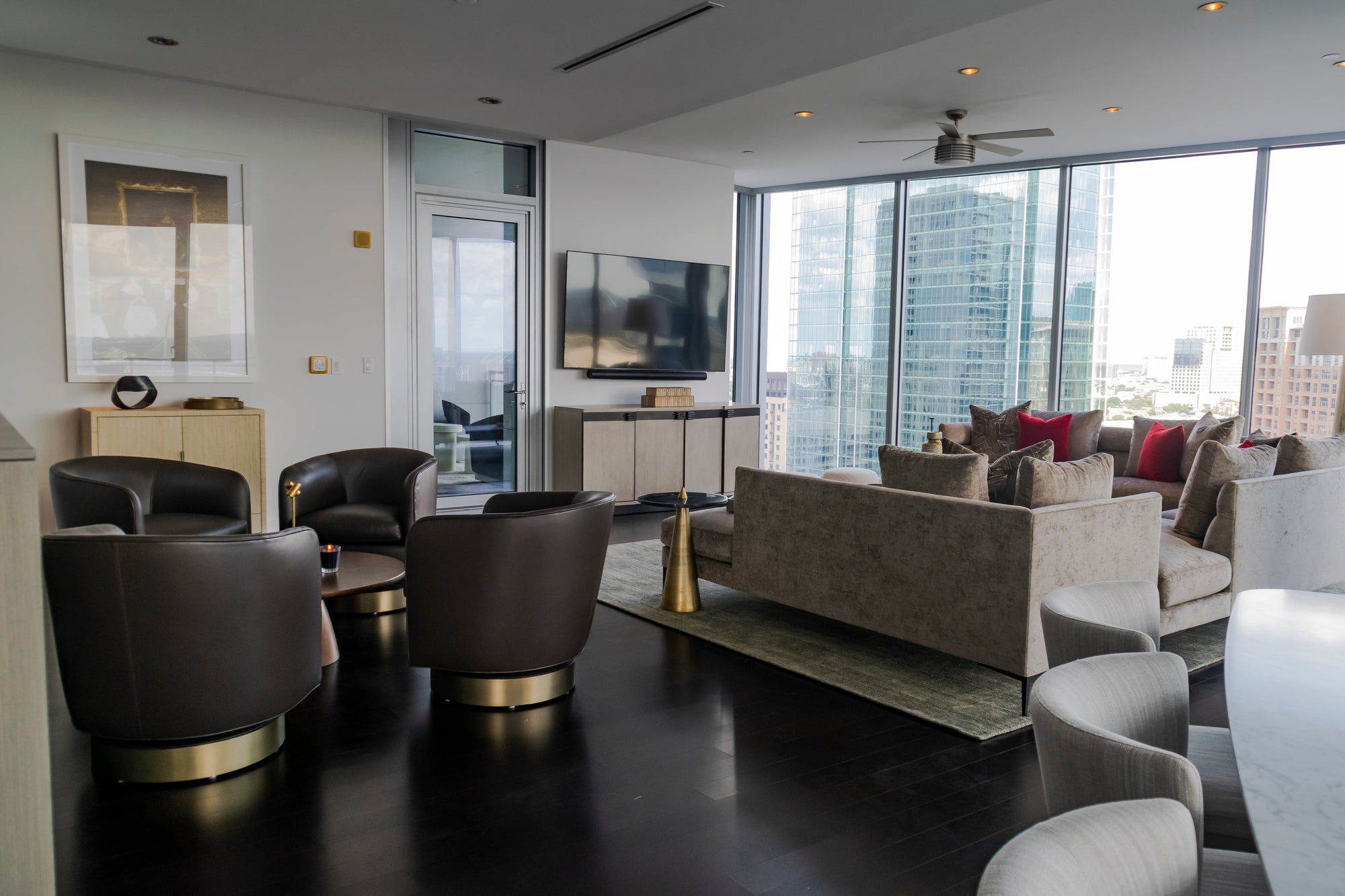 Condo in Harwood District - Full-service interior design project