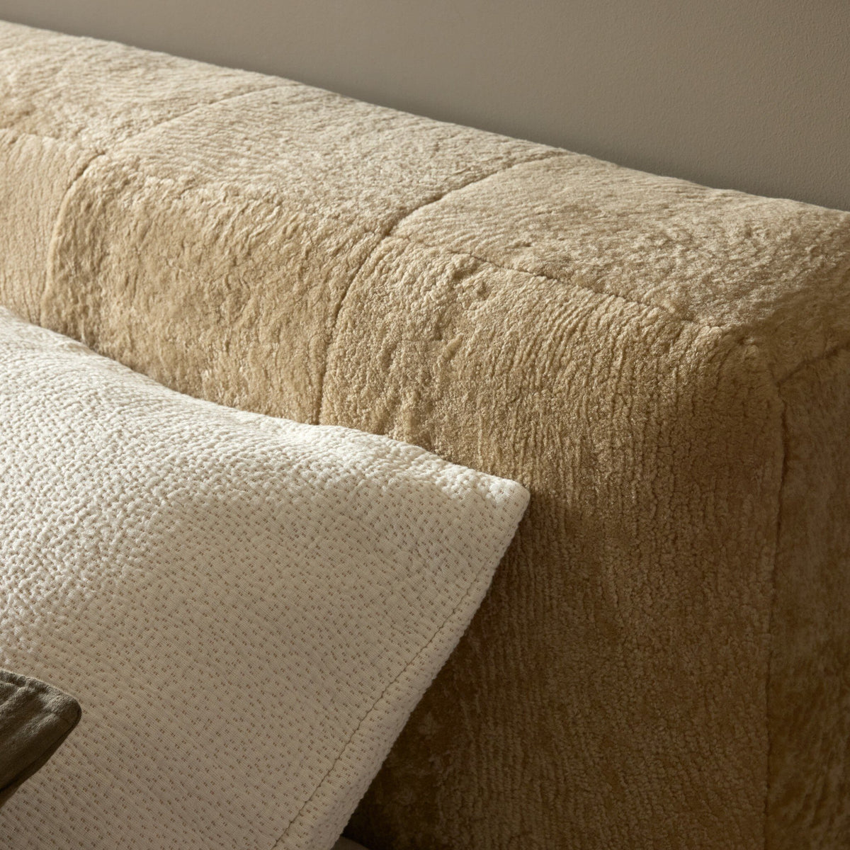 Shearling Queen Size Bed